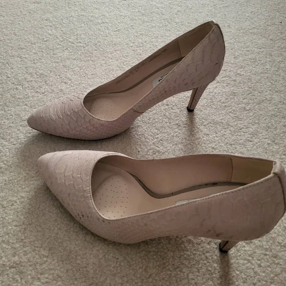 Clarks Dalhart Sorbet Beige Pumps - Picture 4 of 5